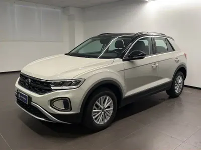 Usata VW T-Roc Life 110 CV (80 kW) 2023 Grigio SUV