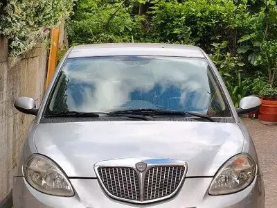 Usata Lancia Ypsilon 60 CV (44 kW) 2009 Grigio Utilitaria