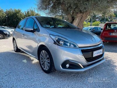 Usata Peugeot 208 74 CV (54 kW) 2016 Grigio Utilitaria