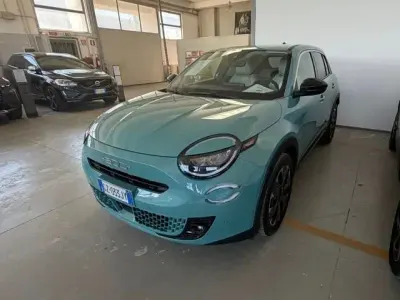 Occasion Fiat 600 La Prima 101 ch (74 kW) 2025 Bleue SUV