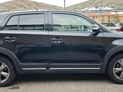 Usata Toyota Urban Cruiser Luxury 89 CV (65 kW) 2009 Nero Utilitaria