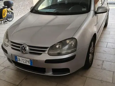 Begagnad VW Golf IV 75 HK (55 kW) 2004 Grå Sedan