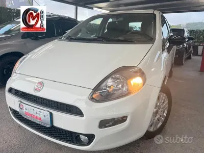 Begagnad Fiat Punto Street 69 HK (50 kW) 2015 Vit Halvkombi