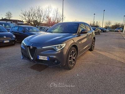 Usata Alfa Romeo Stelvio Super 210 CV (154 kW) 2018 Grigio scuro SUV