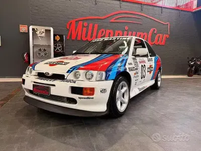 Usata Ford Escort RS 220 CV (161 kW) 1993 Bianco Berlina