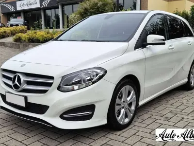 Usata Mercedes B180 122 CV (89 kW) 2016 Bianco Utilitaria