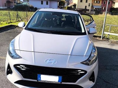 Usata Hyundai i10 67 CV (49 kW) 2023 Grigio Utilitaria