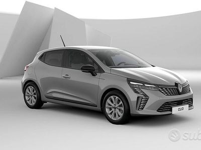 Grigio Nuova 2025 Renault Clio V Evolution Berlina | 18.380 € (Buon prezzo)