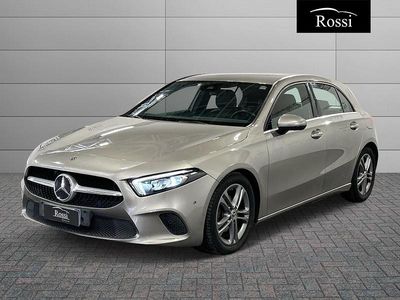 Usata Mercedes A180 Business 136 CV (100 kW) 2018 Blu Berlina