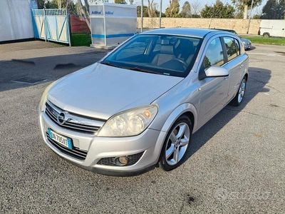 Usata Opel Astra Cosmo 101 CV (74 kW) 2008 Grigio Berlina