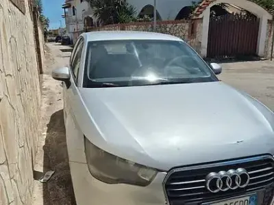 Usata Audi A1 105 CV (77 kW) 2013 Grigio Utilitaria