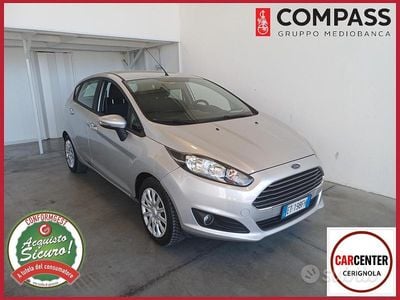 Usata Ford Fiesta Titanium 75 CV (55 kW) 2014 Grigio Utilitaria