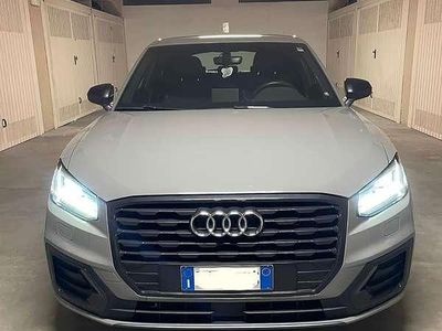 Begagnad Audi Q2 Sport 116 HK (85 kW) 2017 Grå SUV