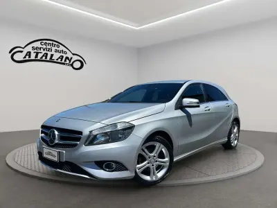 Usata Mercedes 180 Premium 109 CV (80 kW) 2014 Grigio chiaro Berlina