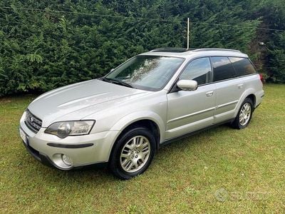 Usata Subaru Outback 2004 Grigio SUV