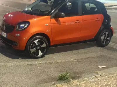 Ny Smart ForFour 71 HK (52 kW) 2025 Svart Halvkombi