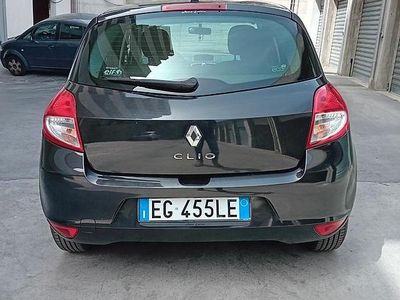 Usata Renault Clio II 75 CV (55 kW) 2010 Nero Berlina