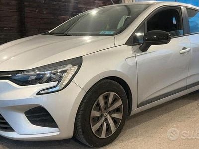 Usata Renault Clio V 100 CV (73 kW) 2023 Grigio Berlina