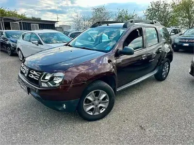 Usata Dacia Duster Lauréate 109 CV (80 kW) 2016 Marrone SUV