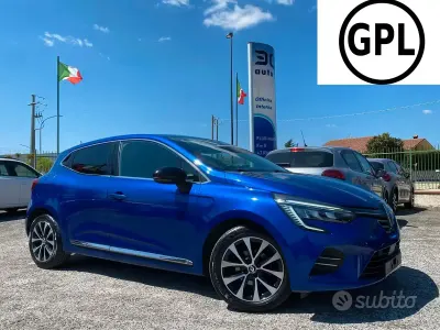 Usata Renault Clio V Techno 101 CV (74 kW) 2023 Blu Berlina