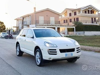 Usata Porsche Cayenne 241 CV (177 kW) 2010 Bianco SUV