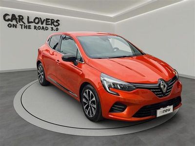 Usata Renault Clio V Intens 101 CV (74 kW) 2023 Arancione Utilitaria