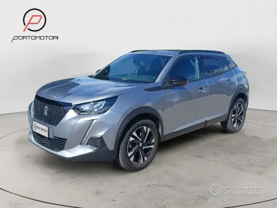 Usata Peugeot 2008 Allure 131 CV (96 kW) 2023 Grigio SUV