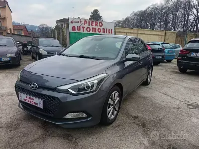 Gebraucht Hyundai i20 Edition 86 PS (63 kW) 2015 Grau Limousine