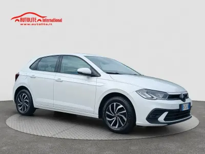 Usata VW Polo Life 95 CV (69 kW) 2023 Bianco Utilitaria