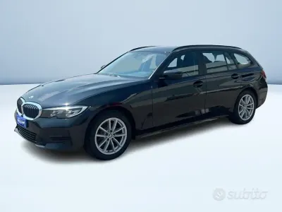 Usata BMW 320 Advantage 190 CV (139 kW) 2022 Nero pastello Station wagon