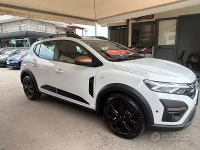 Usata Dacia Sandero Extreme 101 CV (74 kW) 2024 Bianco Berlina
