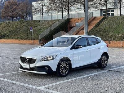 Usata Volvo V40 Momentum 120 CV (88 kW) 2017 Bianco Utilitaria