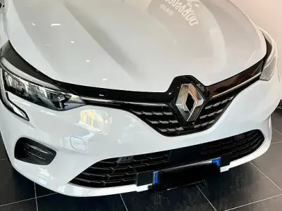 Usata Renault Clio V Techno 101 CV (74 kW) 2023 Bianco Berlina