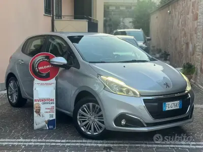 Usata Peugeot 208 Allure 82 CV (60 kW) 2017 Grigio Utilitaria