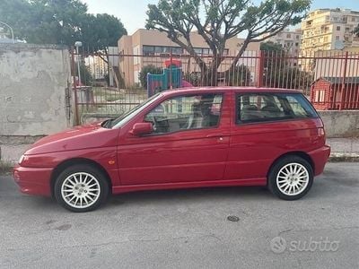 Usata Alfa Romeo 145 103 CV (75 kW) 1997 Rosso Utilitaria