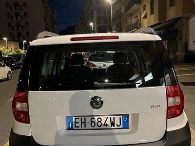 Usata Skoda Yeti Adventure 105 CV (77 kW) 2011 Bianco SUV