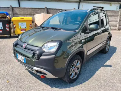 Usata Fiat Panda Cross Cross 85 CV (62 kW) 2021 Verde Utilitaria