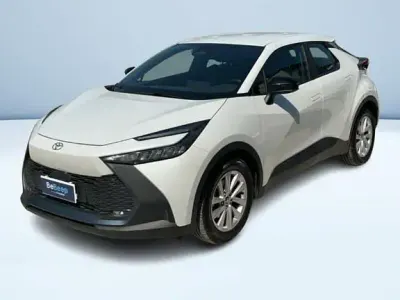 Usata Toyota C-HR Active 140 CV (102 kW) 2024 Bianco SUV