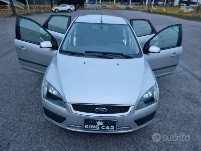 Usata Ford Focus 115 CV (84 kW) 2005 Grigio Berlina