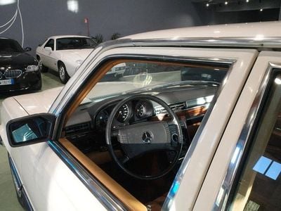Usata Mercedes S280 160 CV (117 kW) 1972 Bianco/crema Berlina