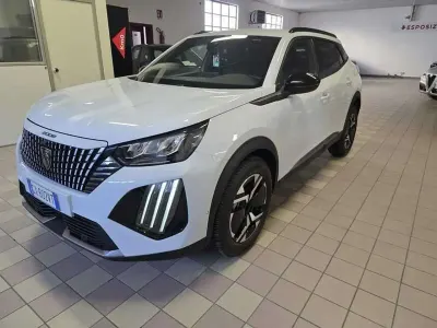 Nuova Peugeot 2008 Allure 102 CV (75 kW) 2025 Bianco okenite SUV