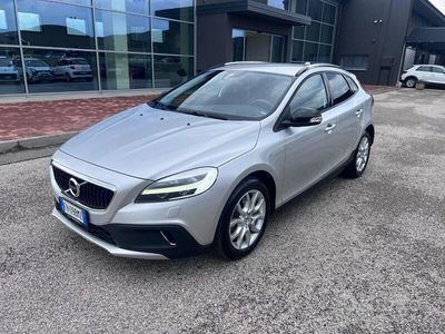 Usata Volvo V40 CC Kinetic 120 CV (88 kW) 2017 Argento metallizzato Station wagon