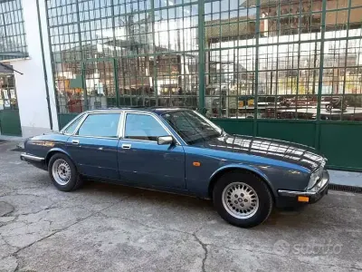 Occasion Jaguar XJ6 Sovereign 213 ch (156 kW) 1988 Bleue Berline