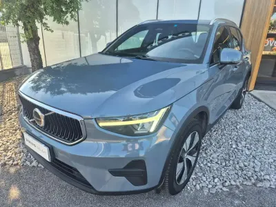 Usata Volvo XC40 Core 163 CV (119 kW) 2023 Thunder grey SUV