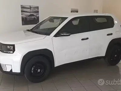 Nuova Fiat Grande Panda 101 CV (74 kW) 2026 Bianco Utilitaria