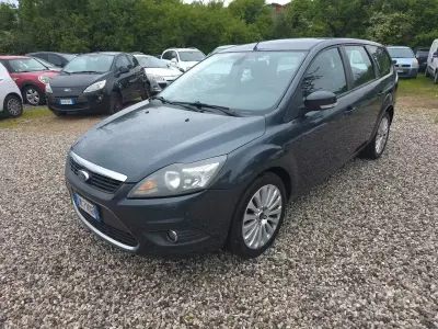 Usata Ford Focus 90 CV (66 kW) 2008 Grigio Station wagon