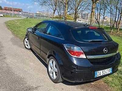 Usata Opel Astra GTC 120 CV (88 kW) 2006 Nero