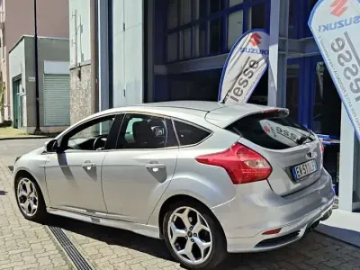 Usata Ford Focus ST 250 CV (183 kW) 2014 Argento Berlina