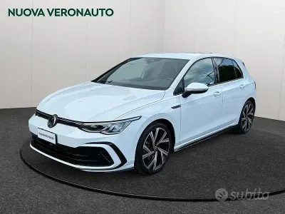 Usata VW Golf VIII R-line 131 CV (96 kW) 2023 Bianco Berlina