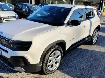 Usata Jeep Avenger Altitude 101 CV (74 kW) 2024 Bianco SUV
